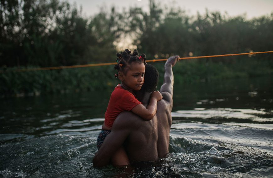 Niña migrante